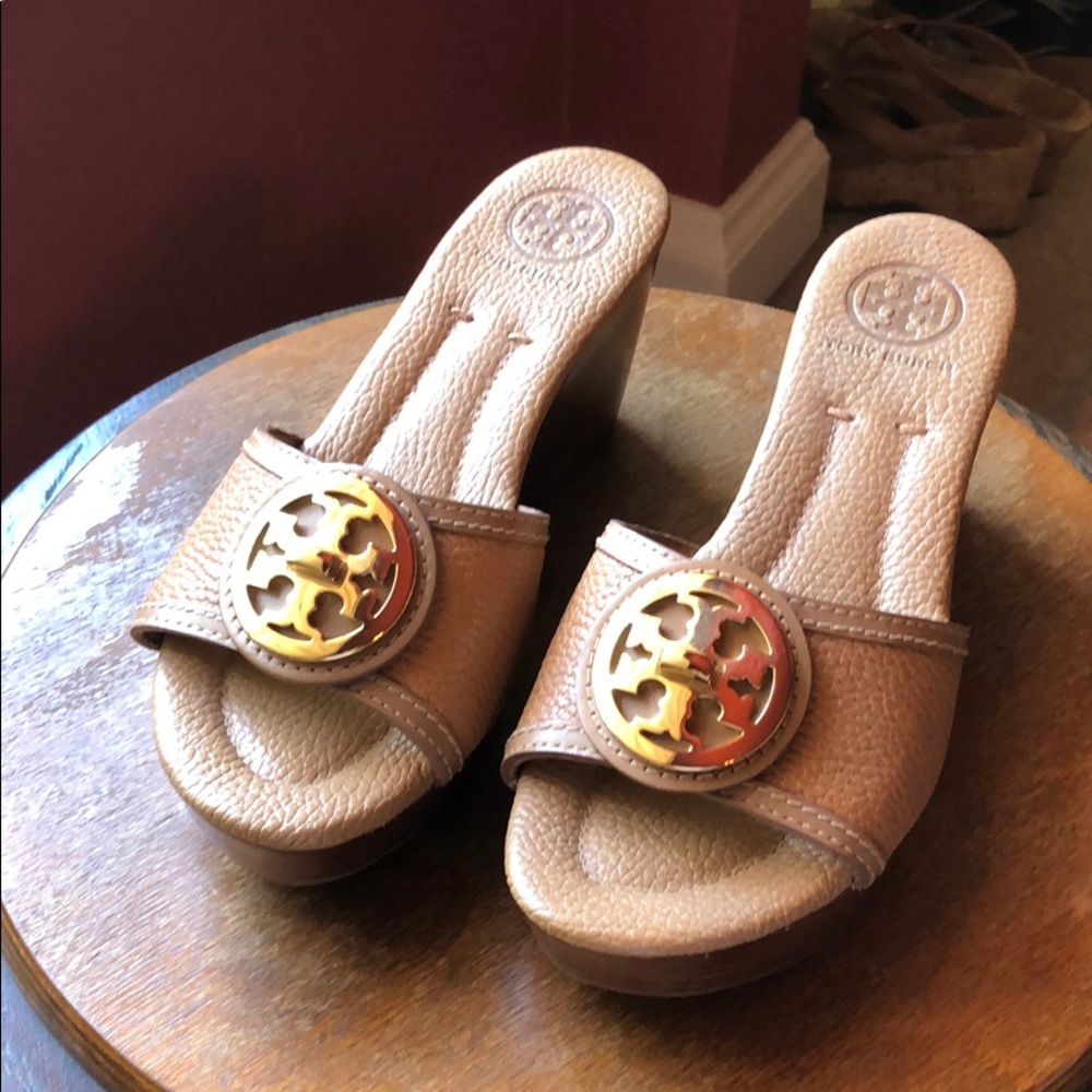 Tory Burch Wedge - Tan - 6 1/2